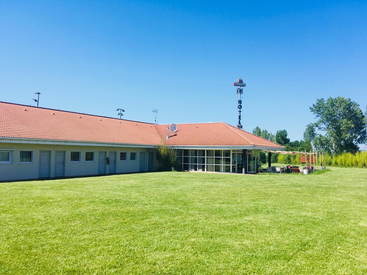 Hotel Evan Lempdes sur Allagnon Екстер'єр фото